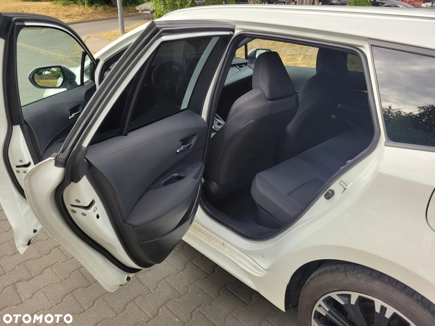 Toyota Corolla 1.8 Hybrid Executive - 22