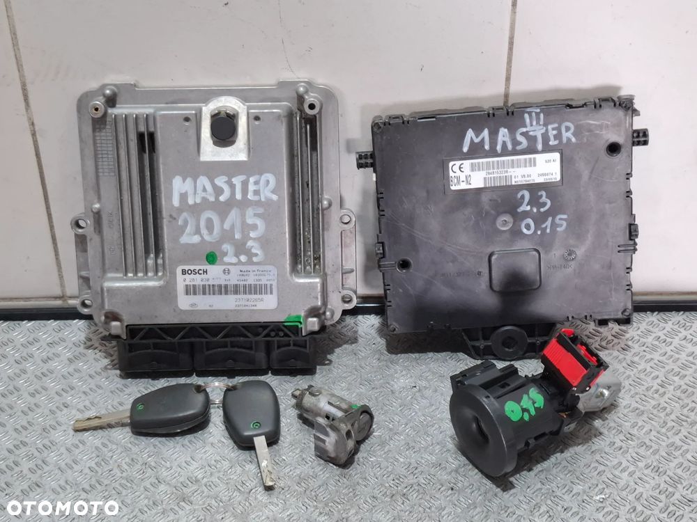 Komputer sterownik silnika Renault Master III  2015 rok zestaw  nr 284B15323R , 237102265R , 0281030577 - 4