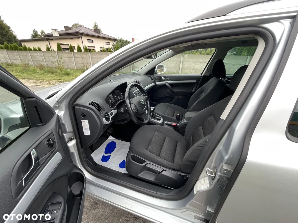 Skoda Octavia 2.0 TDI DPF Family Plus DSG - 13