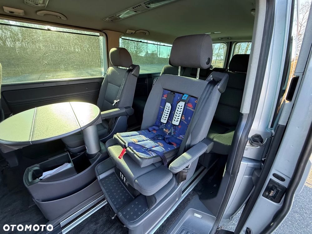 Volkswagen Multivan - 9