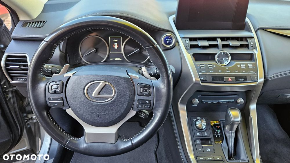 Lexus NX 300h Prestige AWD - 36