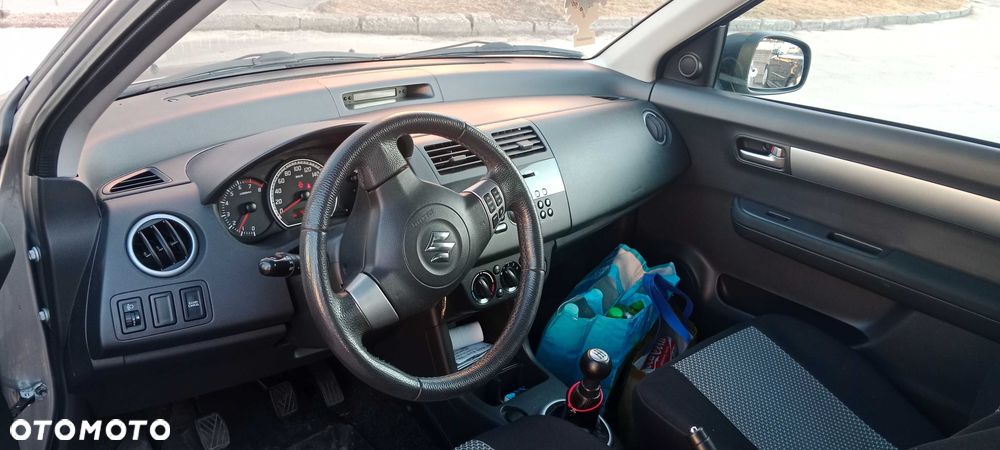 Suzuki Swift - 6