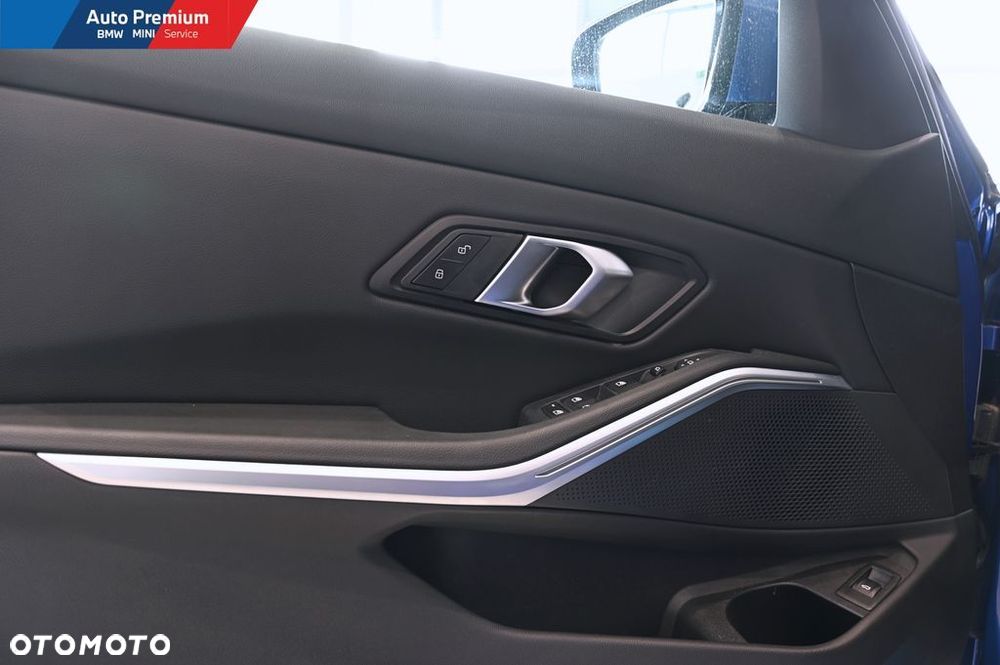 BMW Seria 3 318i - 8