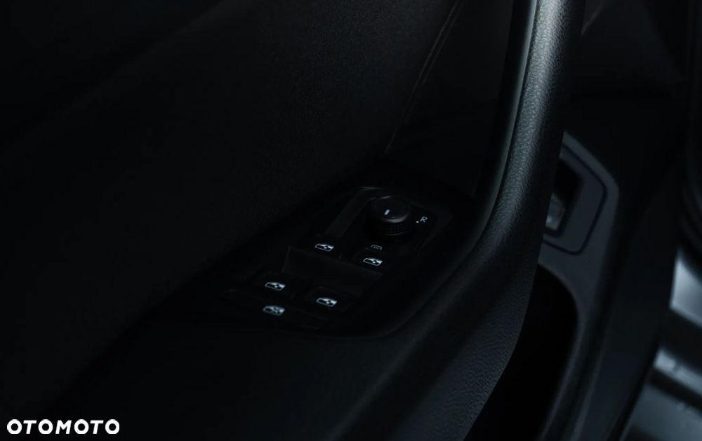 Volkswagen Passat Variant 2.0 TDI Business DSG - 15