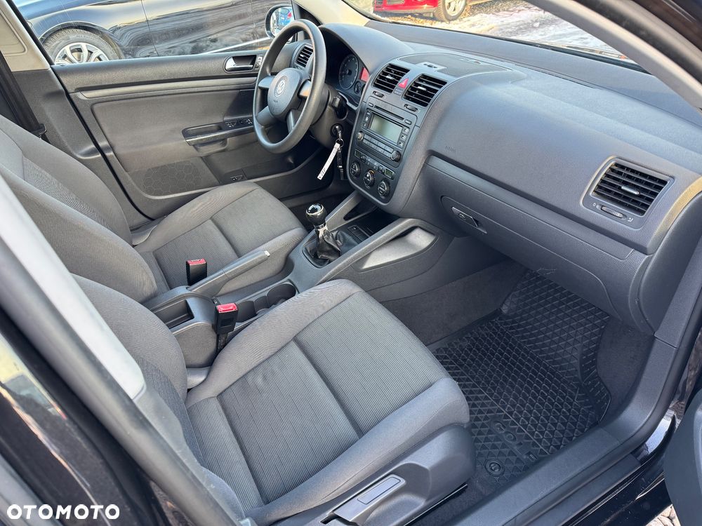 Volkswagen Golf - 10