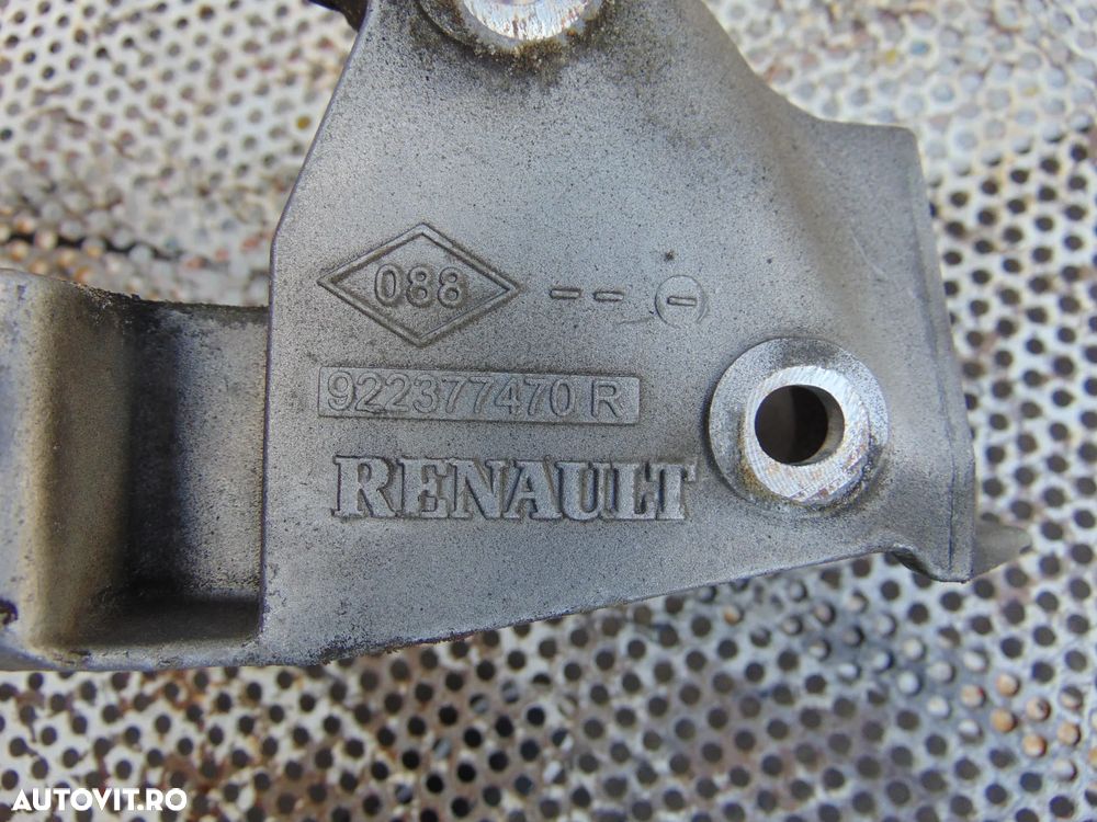 Suport pompa apa renault Master 2.3 Opel Movano cod 922377470r nissan nv400 suport termostat - 3