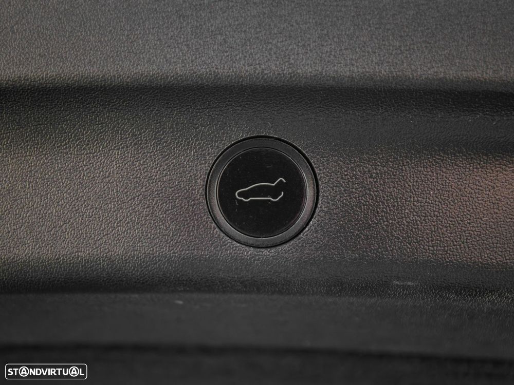 Tesla Model Y Performance Tração Integral - 10