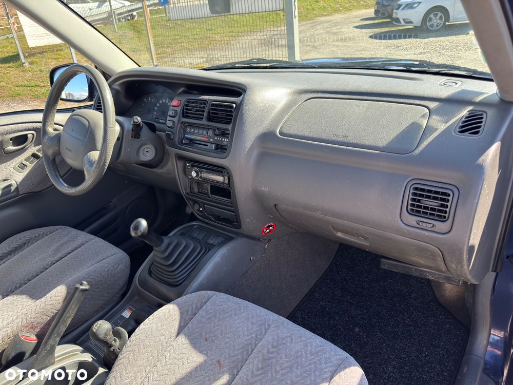 Suzuki Grand Vitara 2.0 TD Comfort - 27