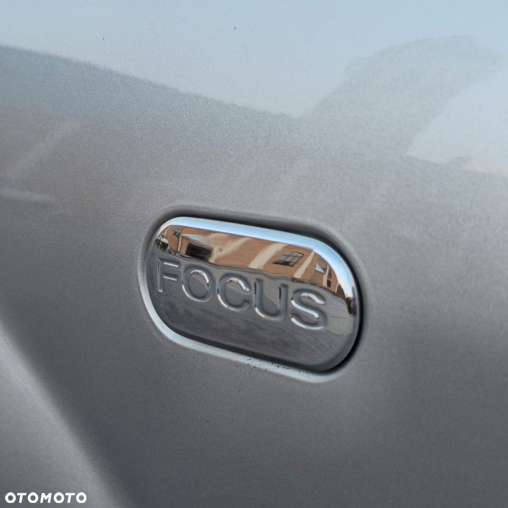 Ford Focus 1.6 16V Fun X - 11
