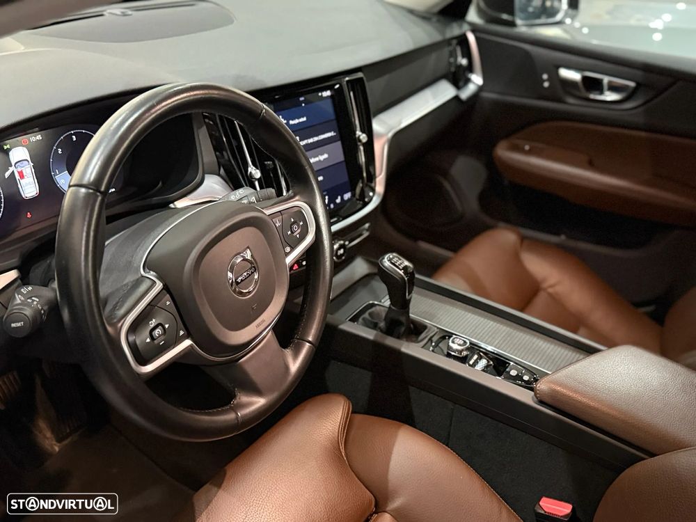 Volvo V60 D3 Momentum Pro - 25