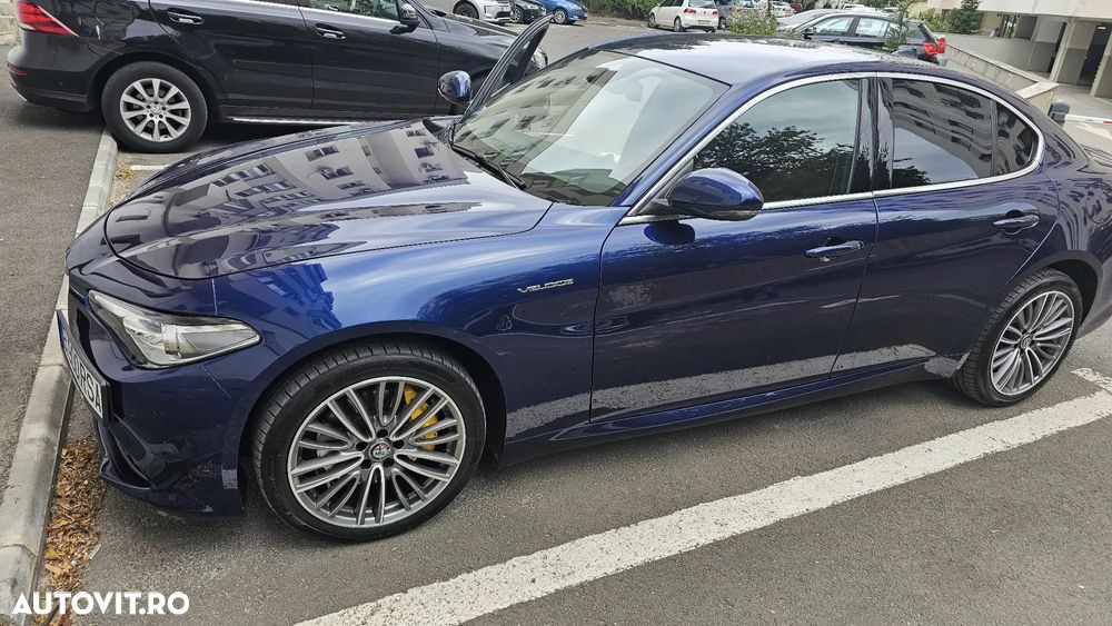 Alfa Romeo Giulia 2.0 Turbo AWD AT8 Veloce - 4