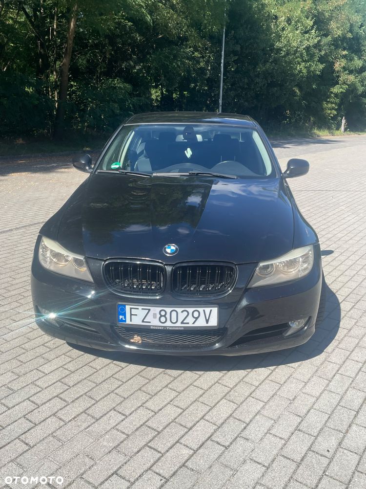 BMW Seria 3 318d DPF - 3