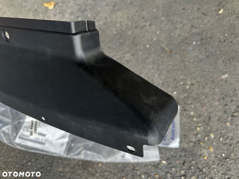 volvo xc40 gorny wlot na pas kierownica powietrza - 2