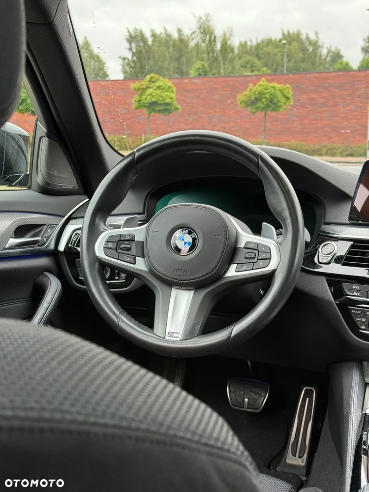 BMW Seria 5 520d xDrive M Sport sport - 9