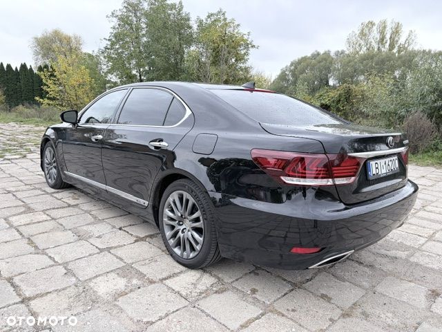 Lexus LS - 3