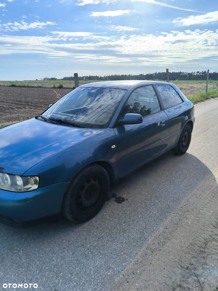 Audi A3 3-drzwiowe 1.8 Ambiente - 3