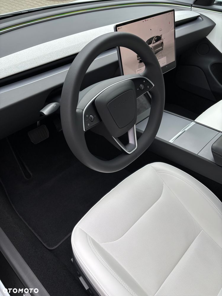 Tesla Model 3 - 11