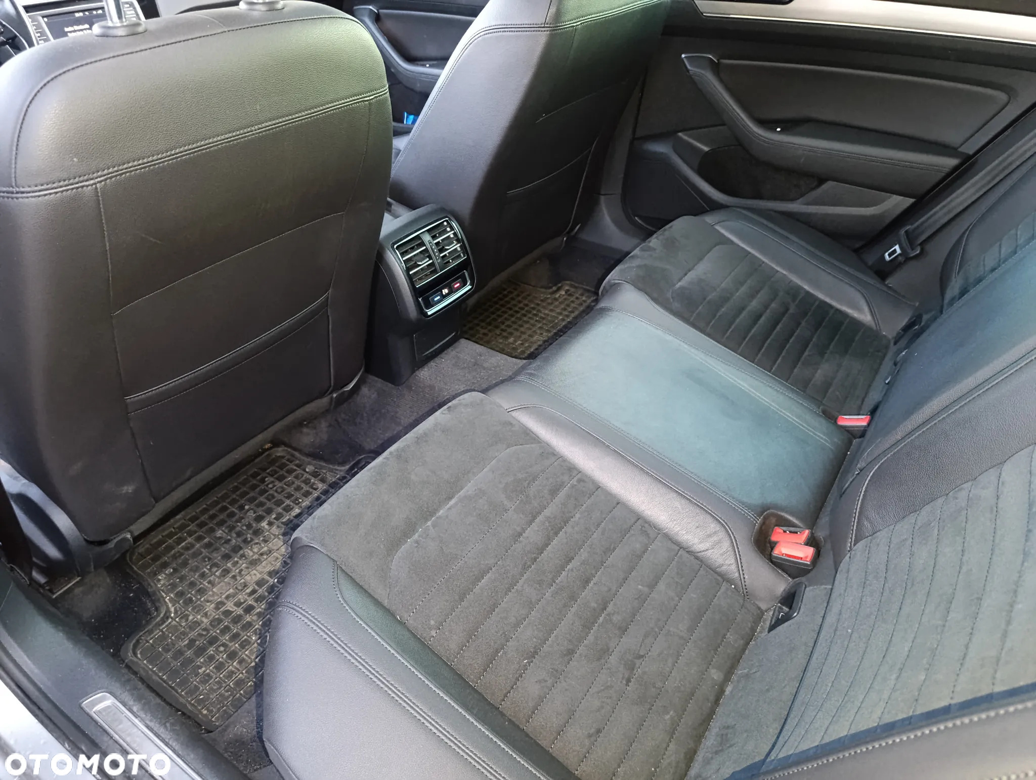 Volkswagen Passat 2.0 TDI BMT Highline - 27