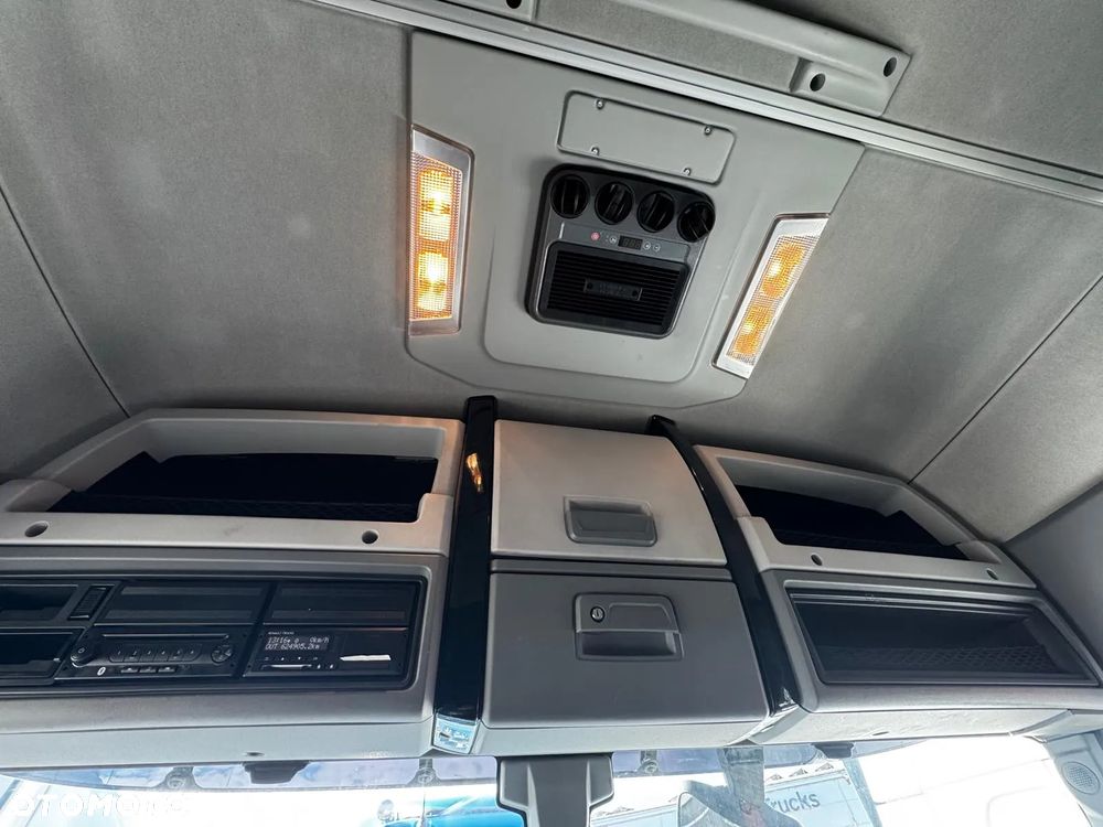 Renault T440 Sleeper Cab - 9