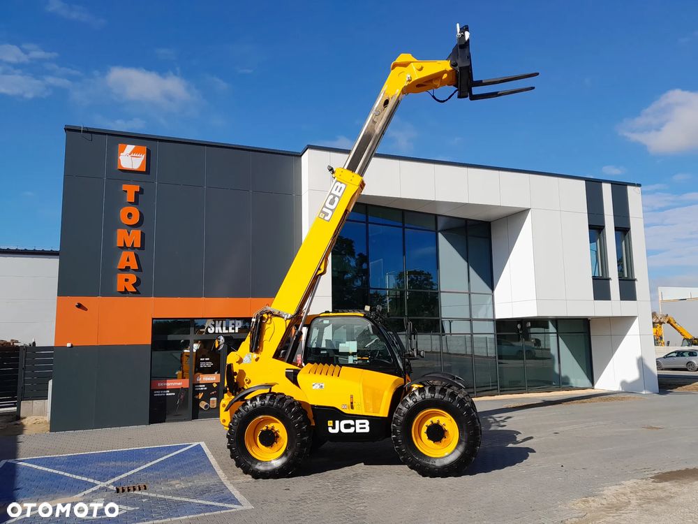 JCB 560-80 2023R agri - 11