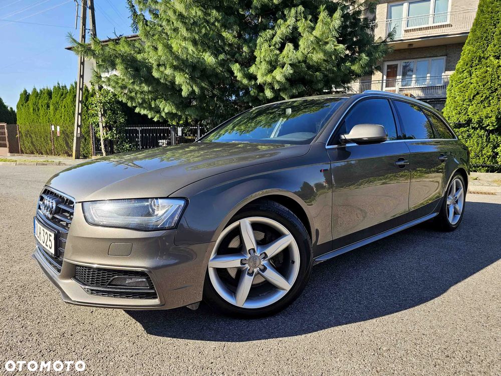 Audi A4 Avant 2.0 TDI DPF quattro S tronic S line Sportpaket - 2