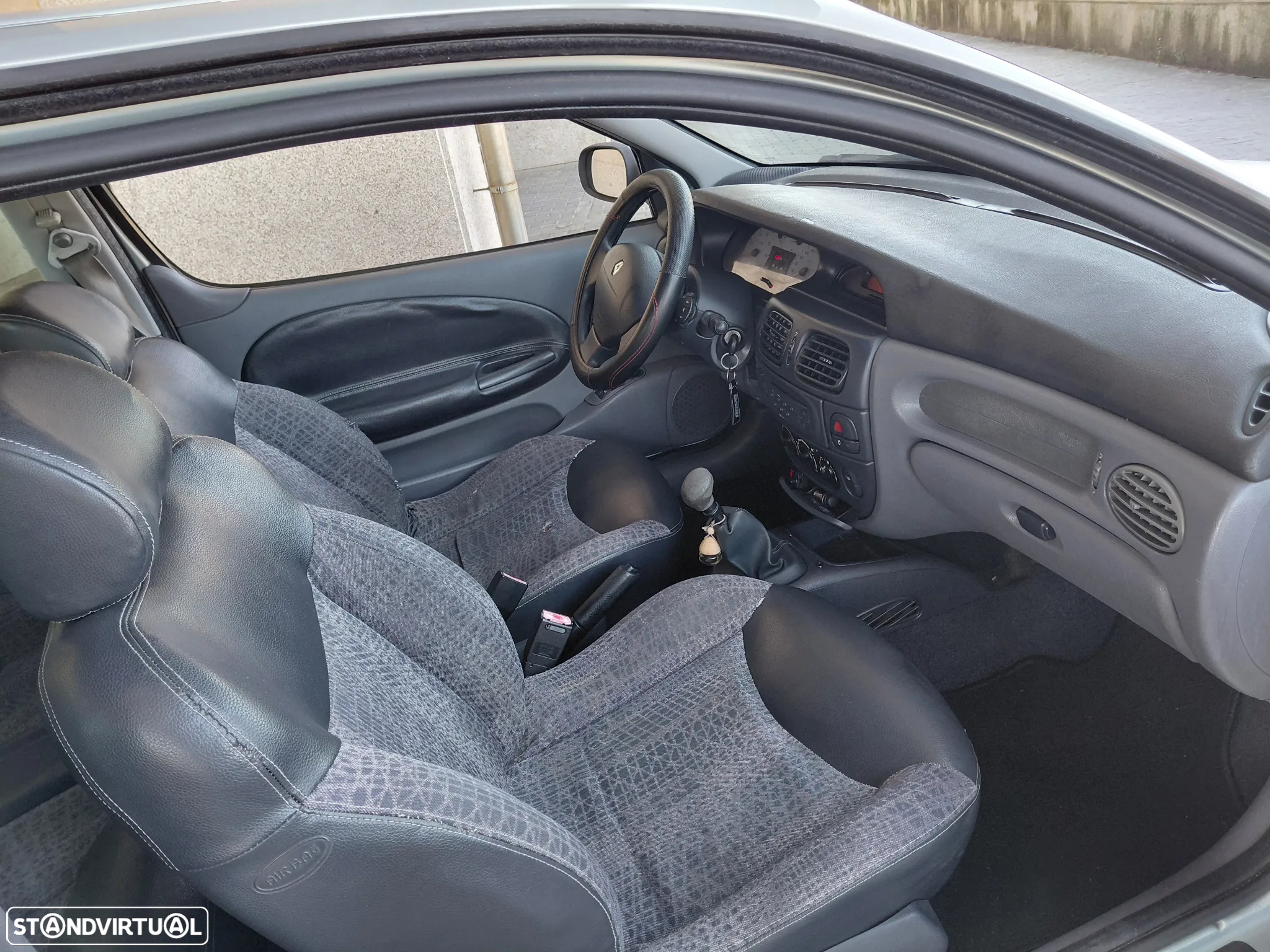 Renault Mégane Coupe 1.4 16V Sport - 10