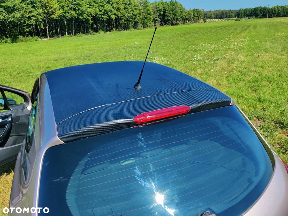 Peugeot 208 - 21