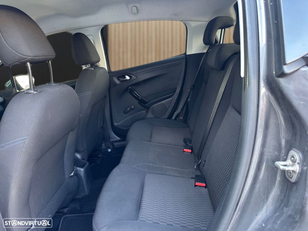 Peugeot 208 1.2 PureTech Style - 9