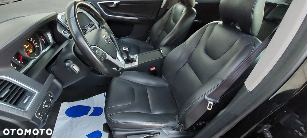 Volvo XC 60 D3 Drive-E Momentum - 20