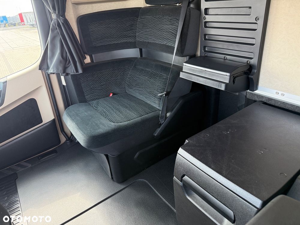 Mercedes-Benz ACTROS 1853 / BIG SPACE / NISKI PRZEBIEG / SALONKA / 3 LETNI KONTRAKT / STAN BDB / / / - 37