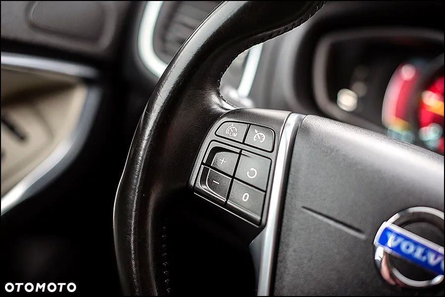 Volvo V40 D2 Summum - 17