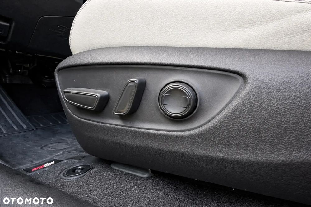 Toyota RAV4 2.5 Hybrid Executive 4x4 - 13