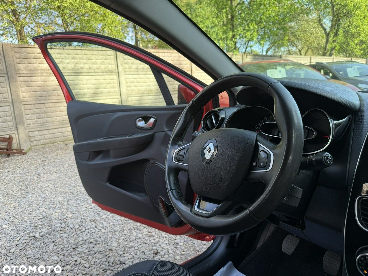 Renault Clio - 23