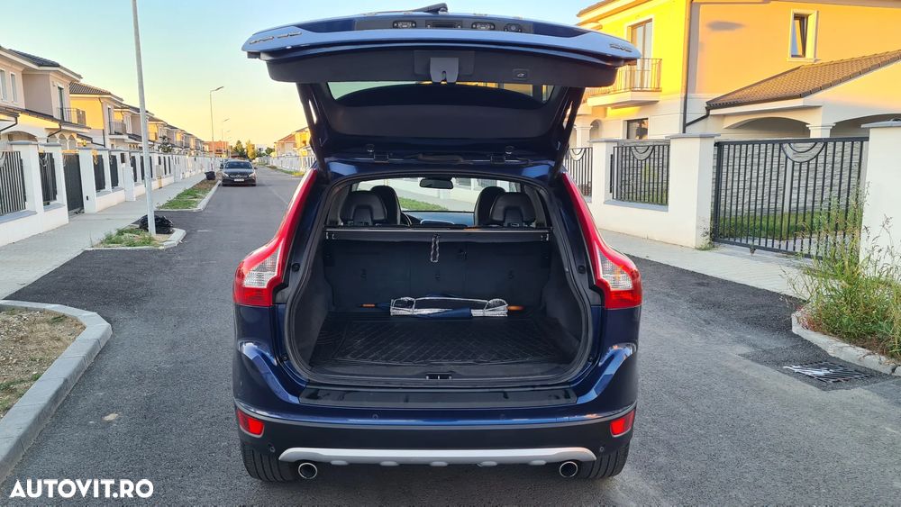 Volvo XC 60 D5AWD Ocean Race - 36