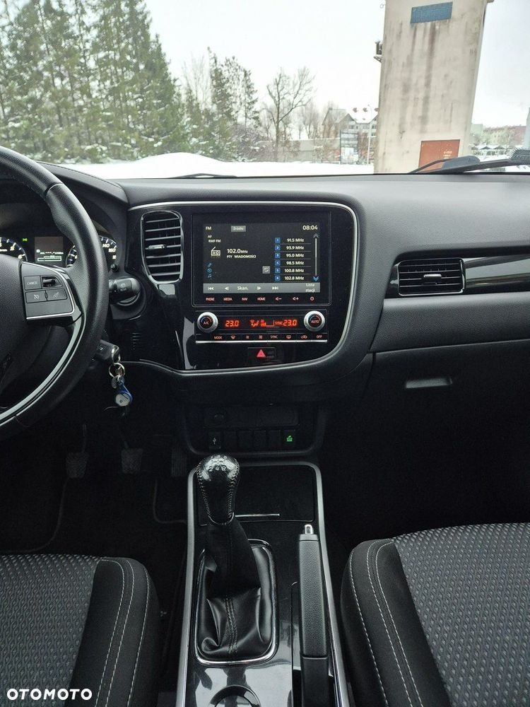 Mitsubishi Outlander - 13