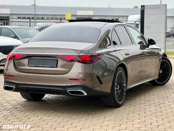 Mercedes-Benz Klasa E 220 d 4-Matic AMG - 3