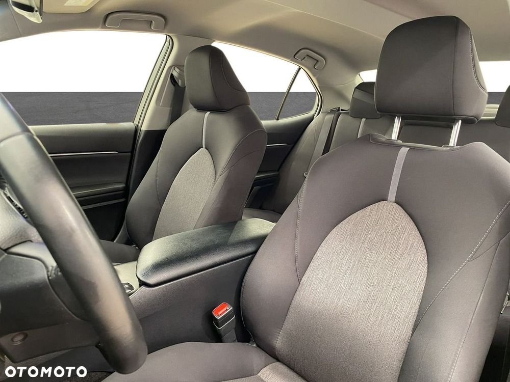 Toyota Camry - 11