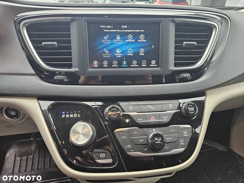 Chrysler Pacifica - 19