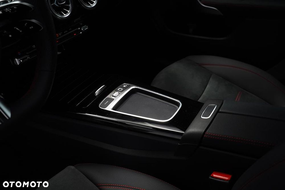 Mercedes-Benz CLA 200 mHEV AMG Line 7G-DCT - 19