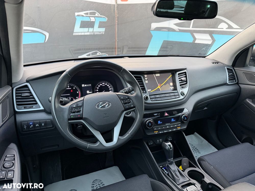 Hyundai Tucson 2.0 CRDI 4WD 6AT Style - 11