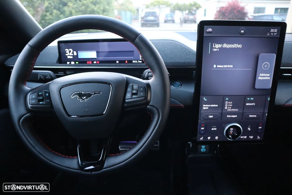 Ford Mustang Mach-E 75.7 kWh Premium AWD - 32