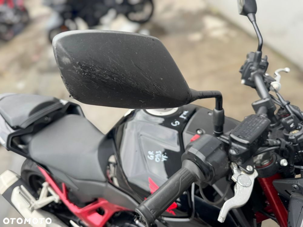 Honda Hornet - 12