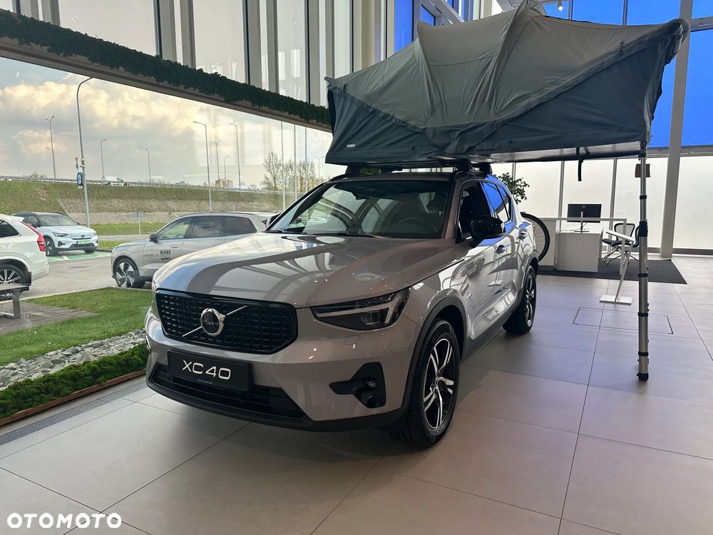 Volvo XC 40 B3 Plus Dark - 1