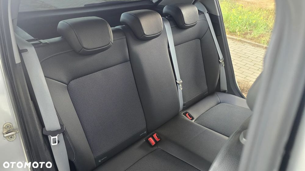 Opel Corsa 1.4 16V Cosmo - 26