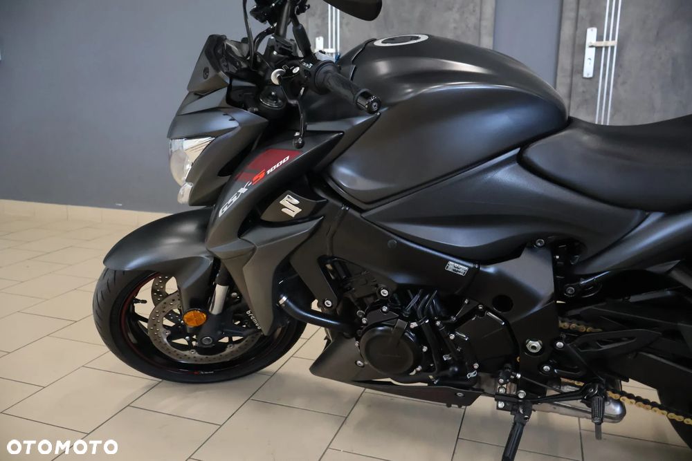 Suzuki GSX - 25
