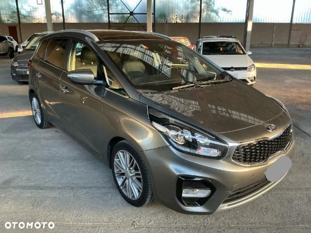 Kia Carens - 1