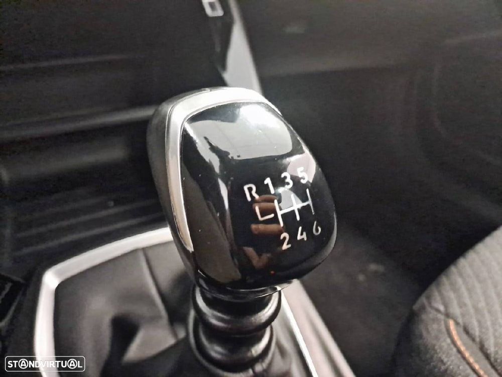 Peugeot 2008 1.2 Style - 22