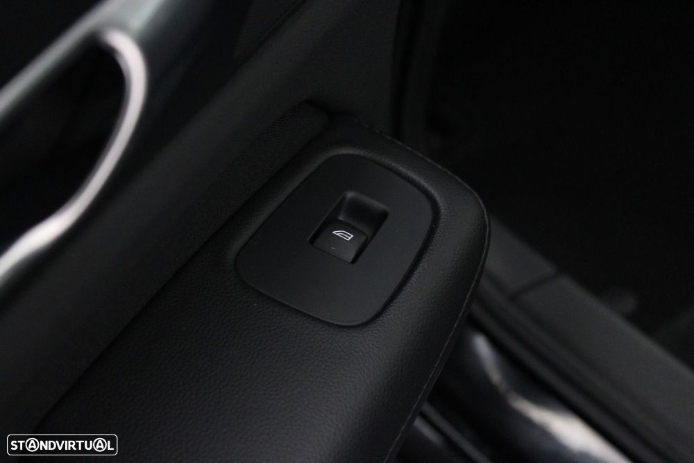 Volvo V60 2.0 T6 AWD TE R-Design Expression — fotografia 28