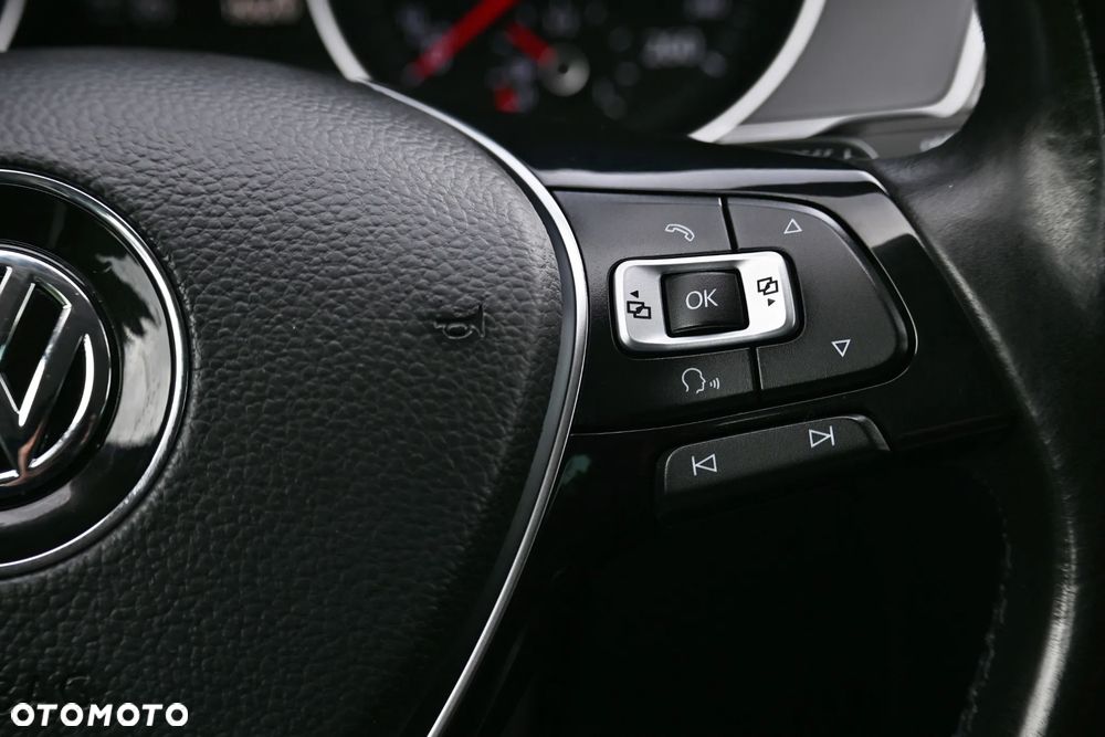 Volkswagen Passat 2.0 TDI SCR 4Motion DDG Highline - 33