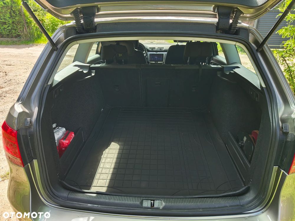 Volkswagen Passat 2.0 TDI Comfortline - 10